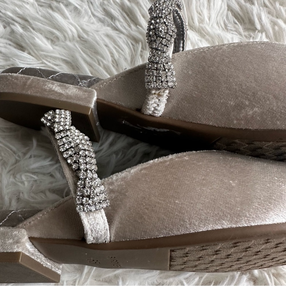 Birdies The Swan Snow Crystal Bracelet Velvet Slip On New Without Box Size 6.5 - Picture 7 of 10